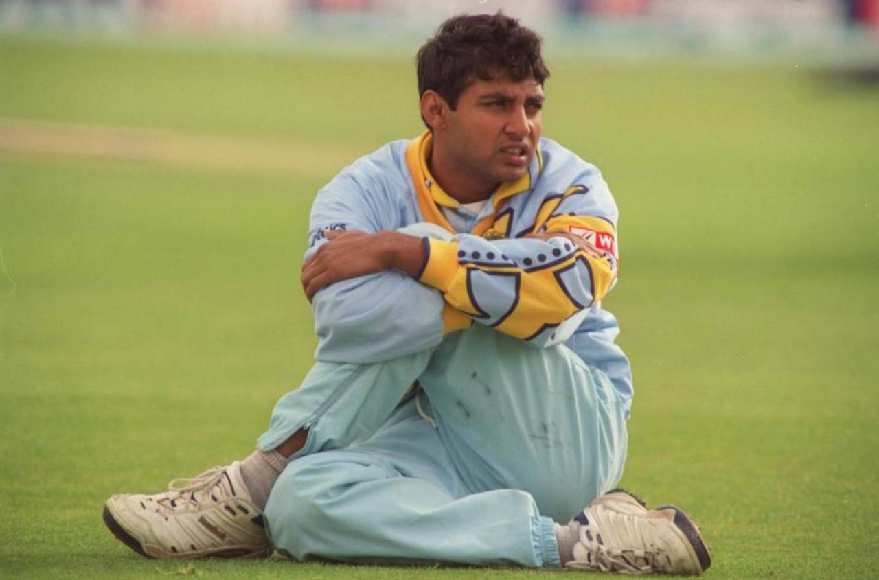 Ajay Jadeja rests, Cricket World Cup Warm Up Match, Nottinghamshire v India, May 11, 1999