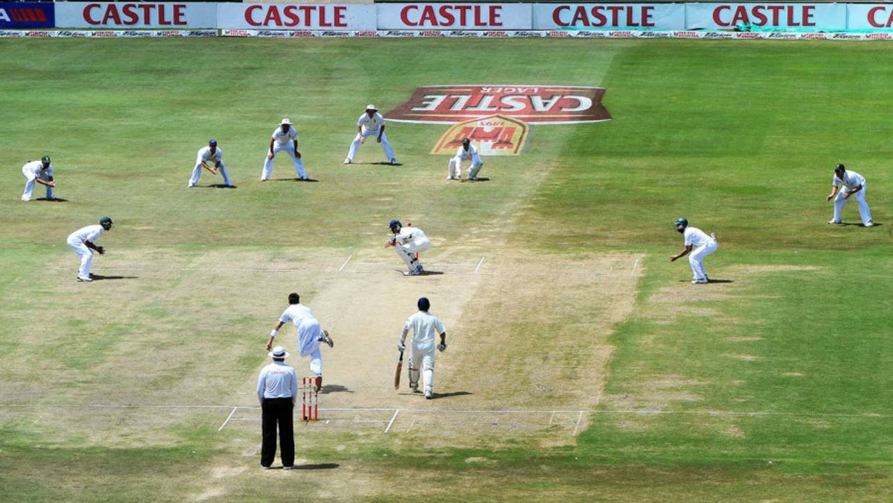 Jaydev Unadkat ducks a bouncer from Dale Steyn, South Africa v India, 1st Test, Centurion, 5th day, December 20, 2010