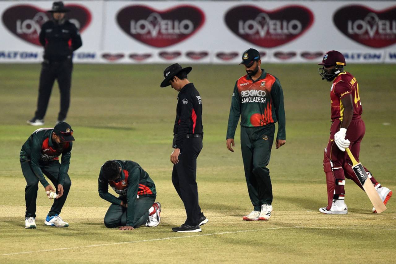 Shakib Al Hasan went off the field injured while bowling his fifth over&nbsp;&nbsp;&bull;&nbsp;&nbsp;AFP via Getty Images