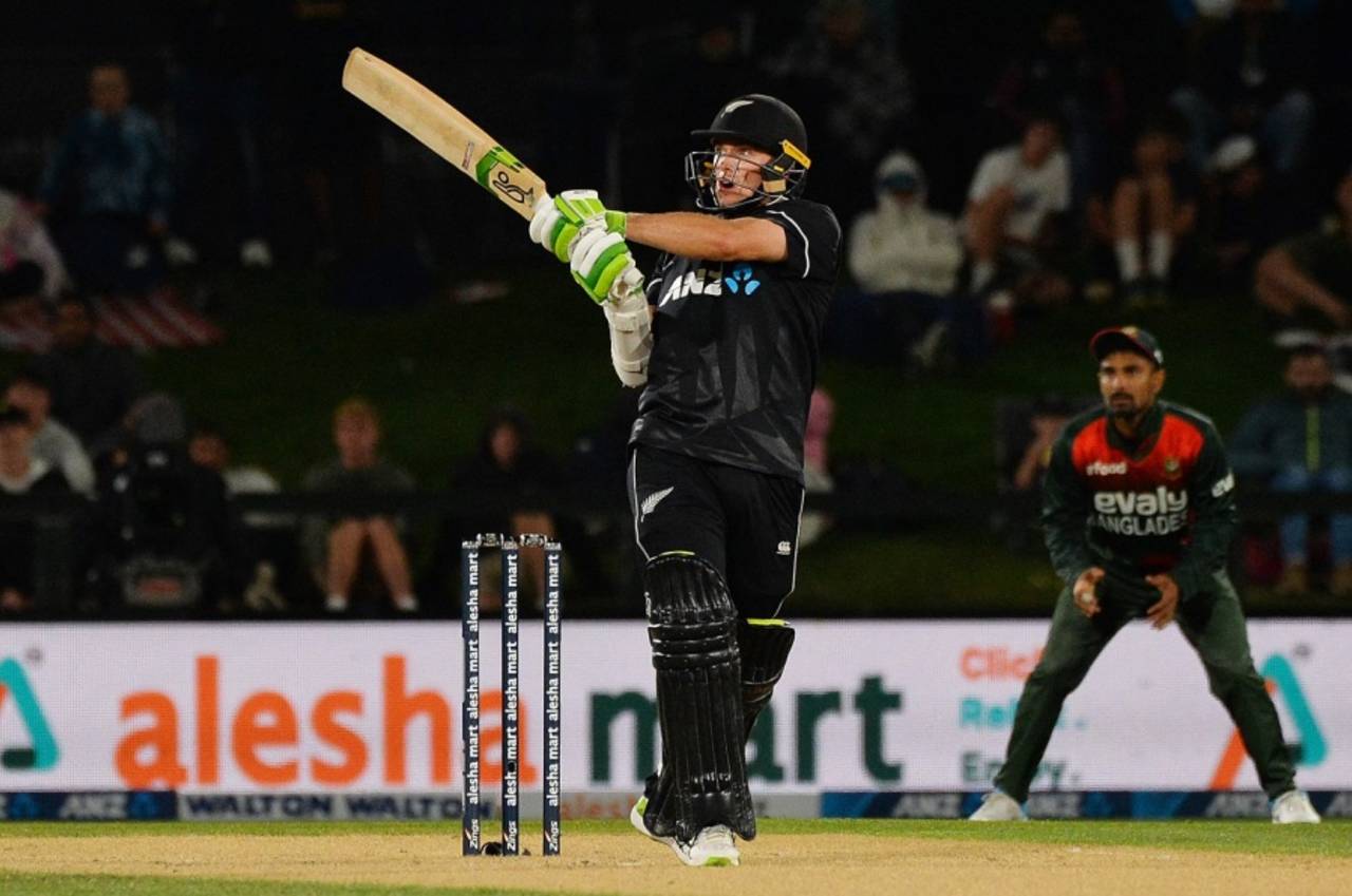 Tom Latham goes for the pull shot, New Zealand vs Bangladesh, 2nd ODI, Christchurch, March 23, 2021