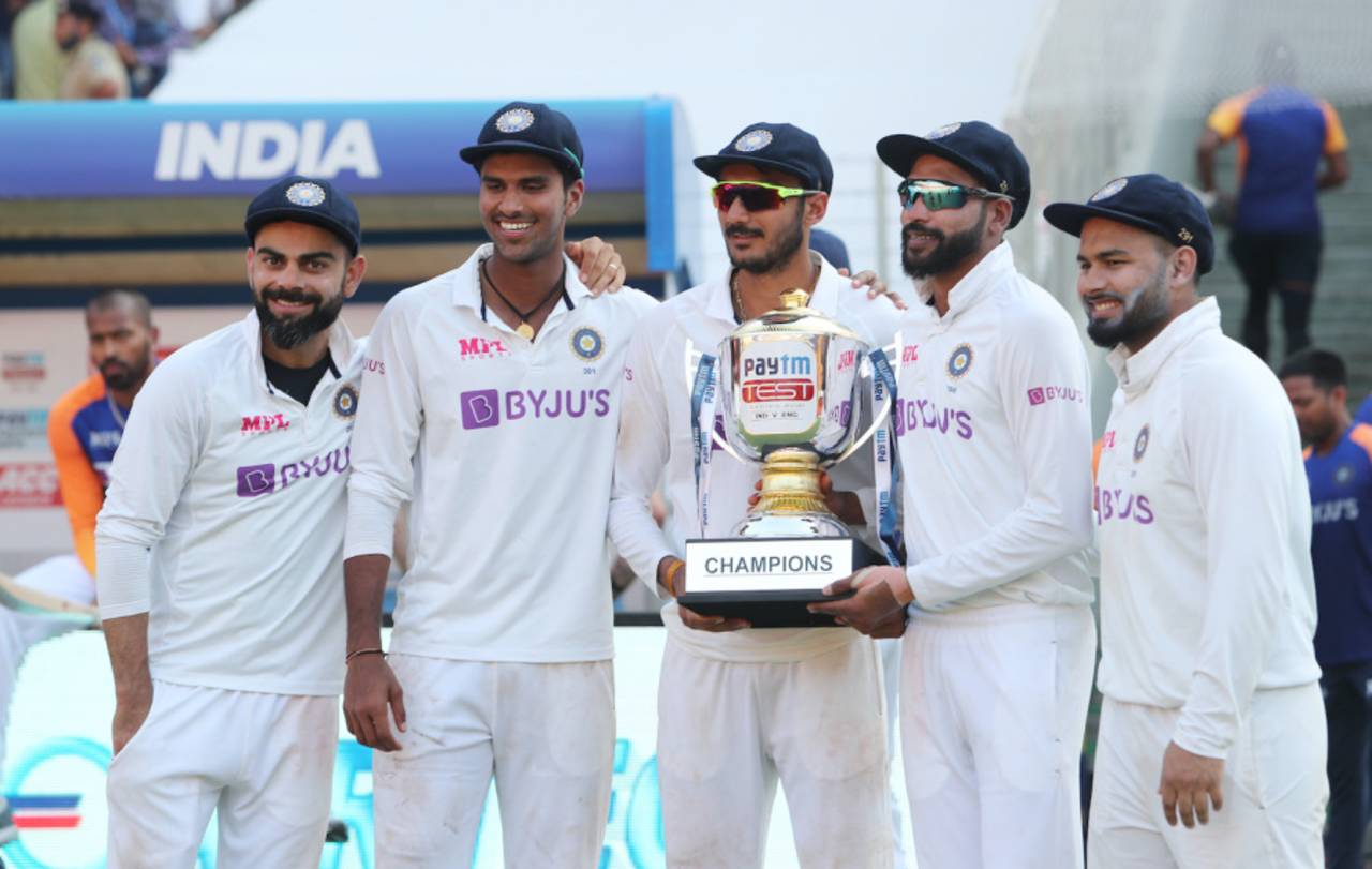 Virat Kohli, Washington Sundar, Axar Patel, Mohammad Siraj and Rishabh Pant with the trophy, India vs England, 4th Test, Ahmedabad, 3rd day, March 6, 2021