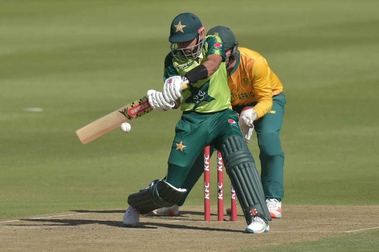 Babar Azam plays a pull, South Africa vs Pakistan, 2nd T20I, Johannesburg, April 12, 2021