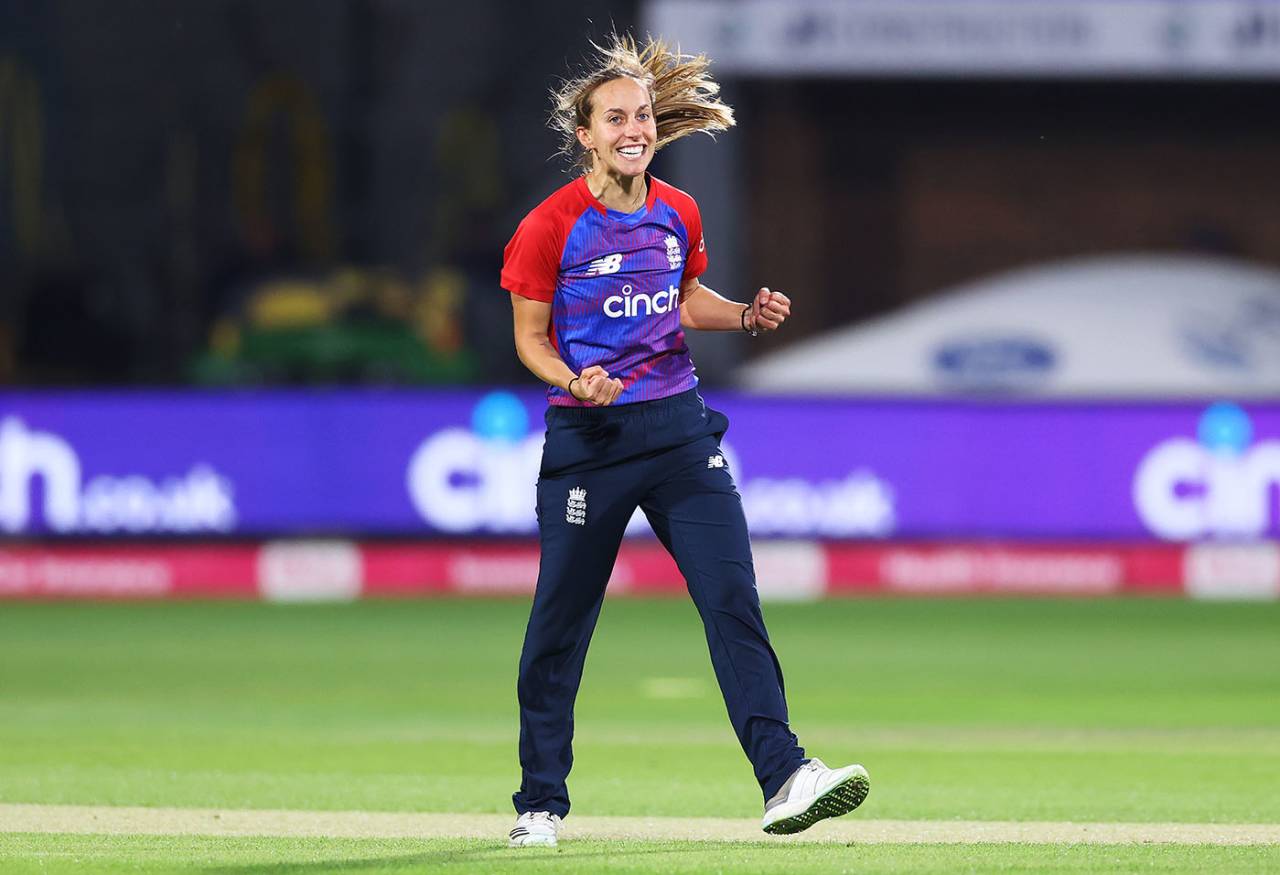 Tash Farrant celebrates dismissing Sophie Devine, England vs New Zealand, 1st T20I, Chelmsford, September 01, 2021