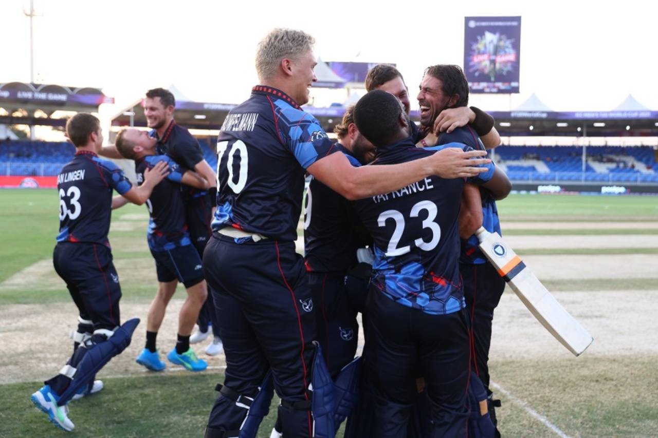 David Wiese is congratulated by his team-mates, Ireland vs Namibia, T20 World Cup, Sharjah, October 22, 2021