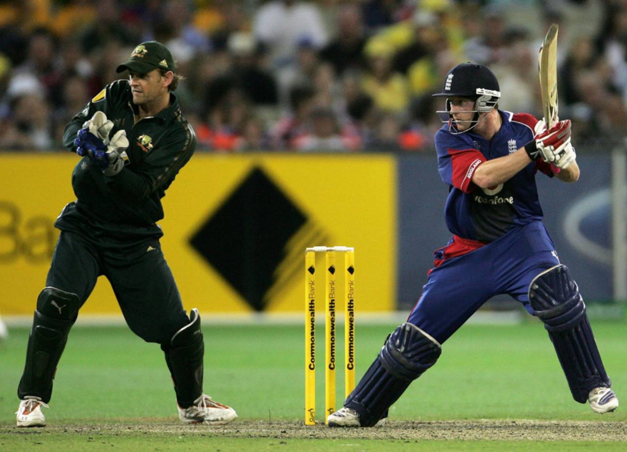 Paul Collingwood cuts, Australia v England, first CB Series final, Melbourne, February 9, 2007
