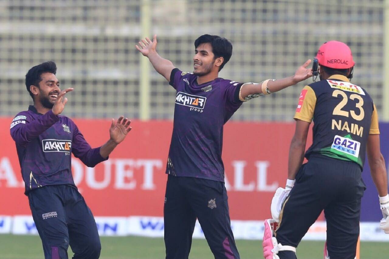 Mrittunjoy Chowdhury exults after a successful last over, Chattogram Challengers vs Minister Group Dhaka, BPL 2021-22, Sylhet, February 8, 2022
