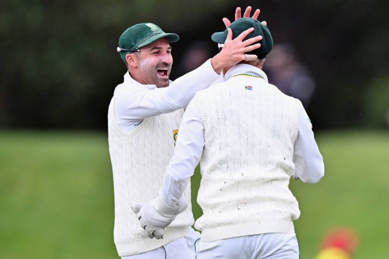 Dean Elgar celebrates with Kyle Verreynne, New Zealand vs South Africa, 2nd Test, Christchurch, 2nd day, February 26, 2022