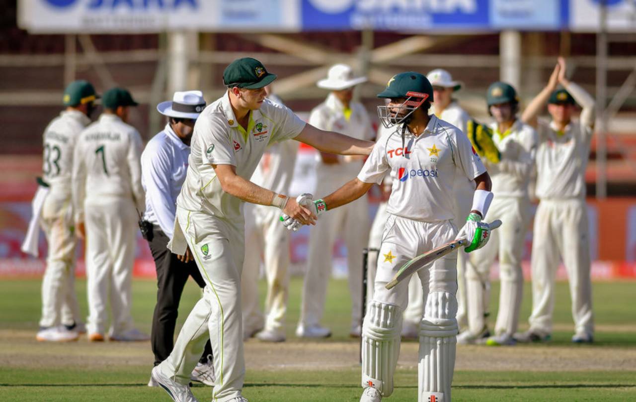 Cameron Green congratulates Babar Azam after his 196, Pakistan vs Australia, 2nd Test, Karachi, March 16, 2022