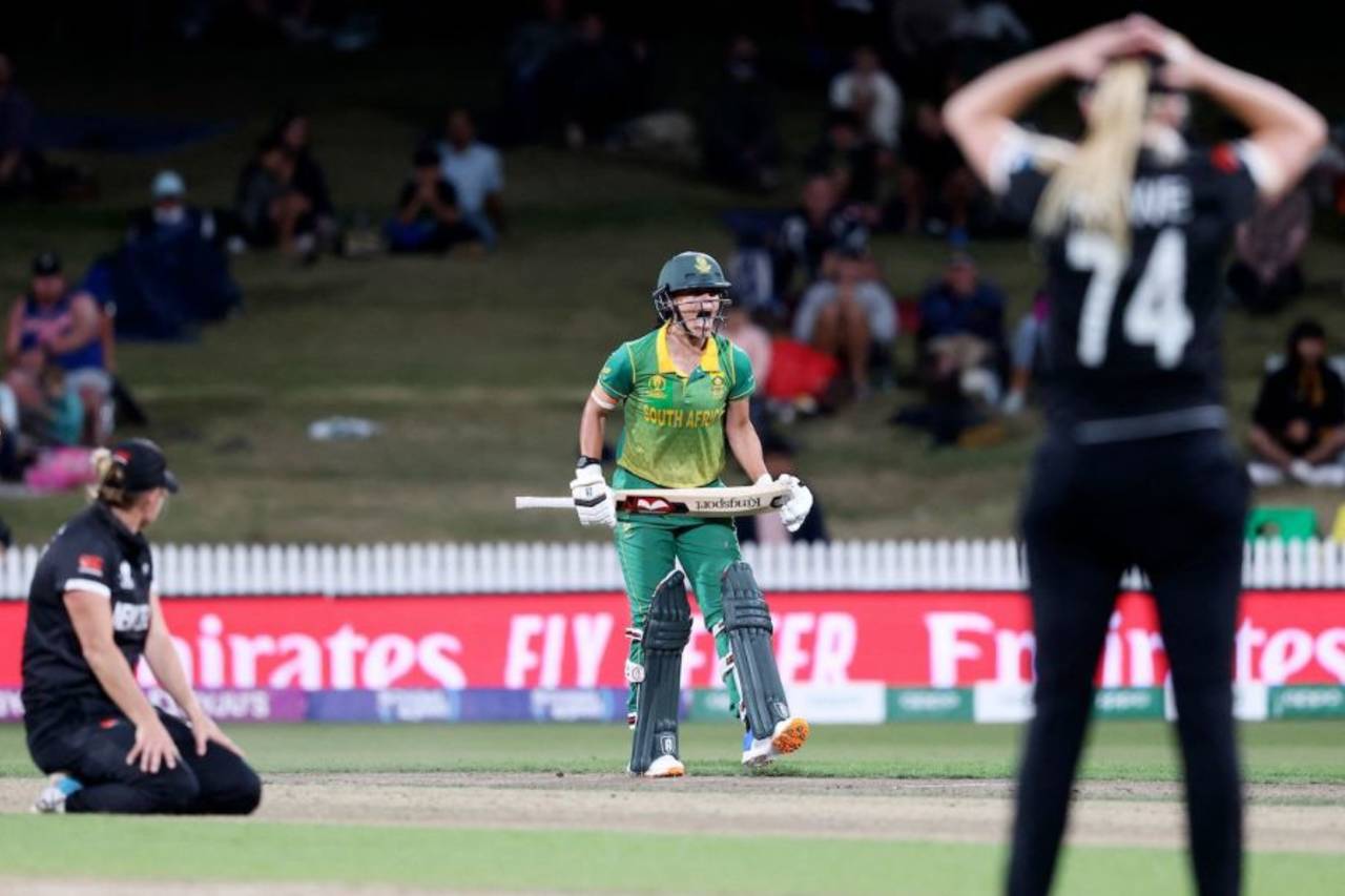 Marizanne Kapp lets out a roar after South Africa finished the job, New Zealand vs South Africa, Women's World Cup 2022, Hamilton, March 17, 2022