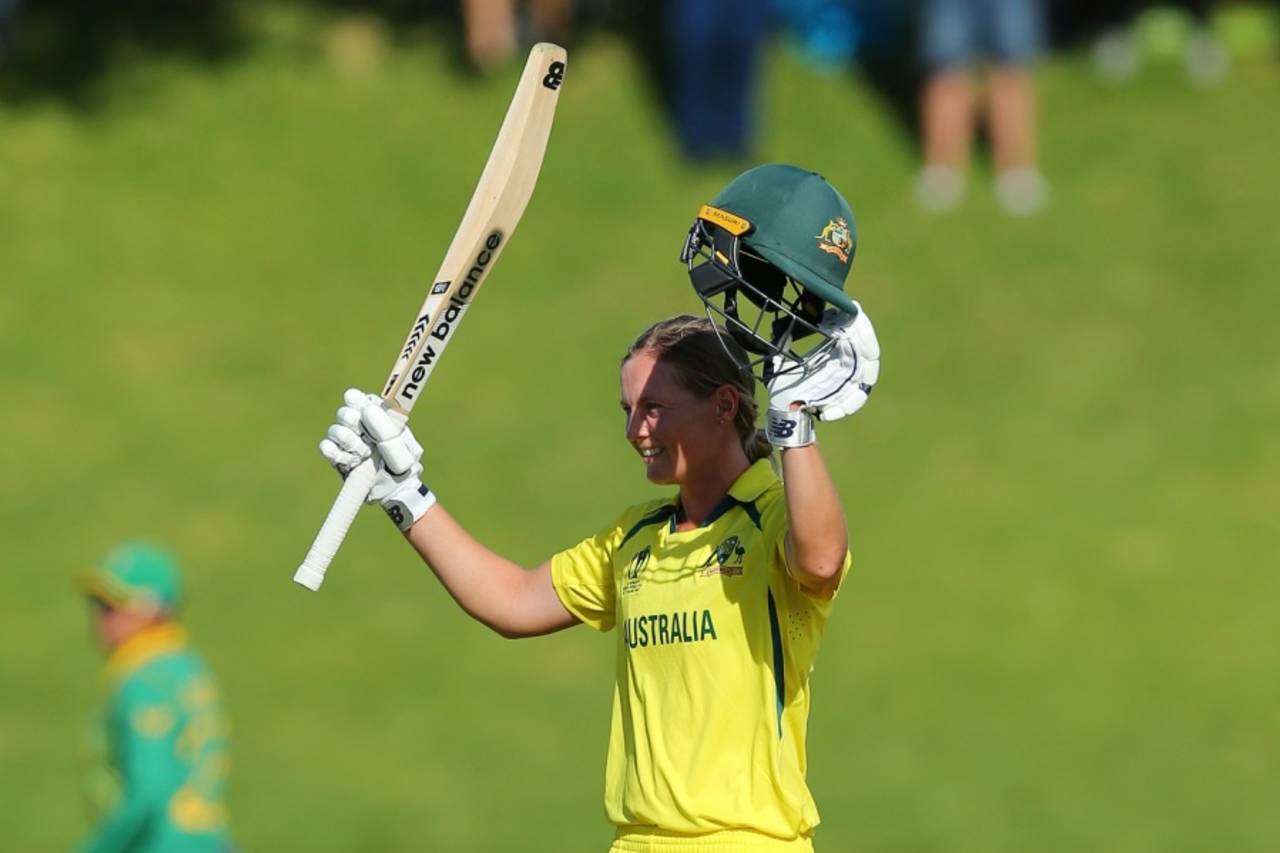 Meg Lanning acknowledges the crowd after reaching her ton, South Africa vs Australia, Women's World Cup 2022, Wellington, March 22, 2022