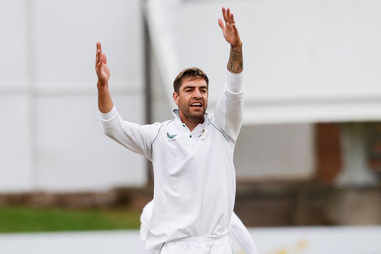 Duanne Olivier appeals unsuccessfully, South Africa vs Bangladesh, 2nd Test, Gqeberha, 3rd day, April 10, 2022