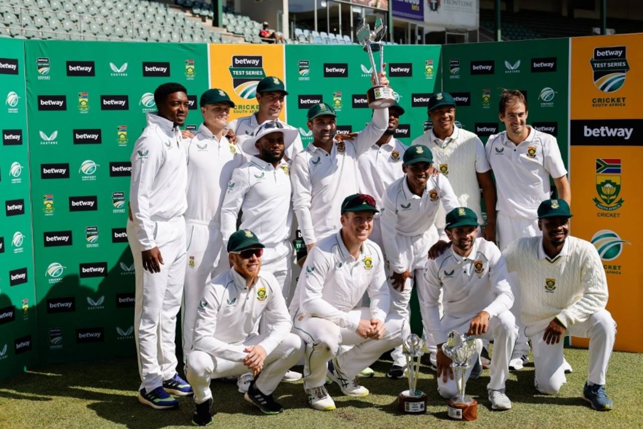 The South Africa players pose with the trophy after beating Bangladesh 2-0 in the Test series&nbsp;&nbsp;&bull;&nbsp;&nbsp;AFP/Getty Images