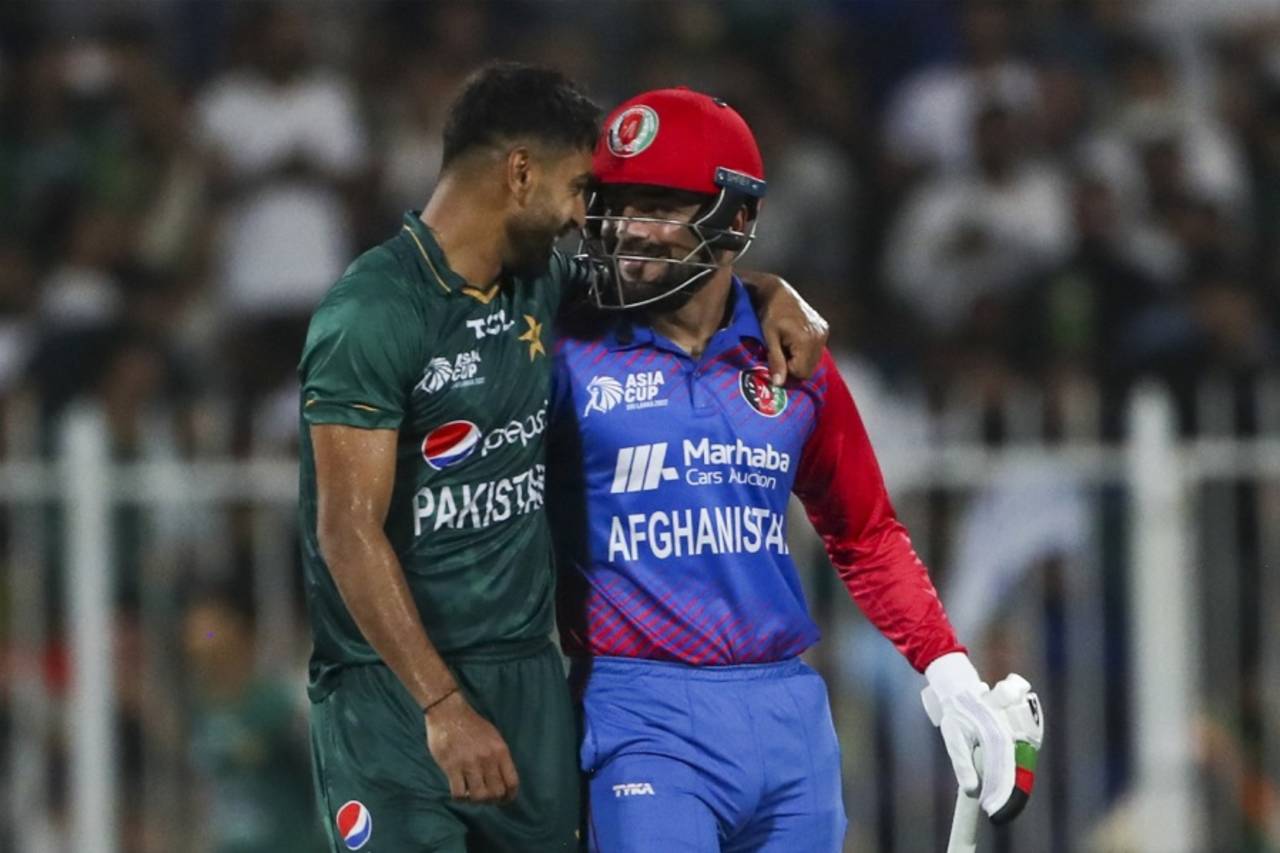 Haris Rauf and Rashid Khan share a light moment on field, Afghanistan vs Pakistan, Asia Cup Super 4s, Sharjah, September 7, 2022