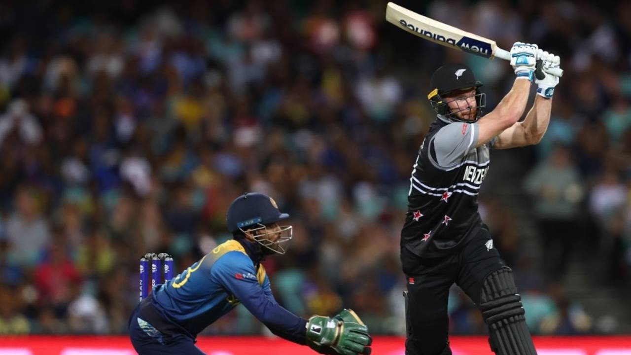 Glenn Phillips reaches out and swats a wide ball to sweeper cover, New Zealand vs Sri Lanka, Men's T20 World Cup, Group 1, Sydney, October 29, 2022