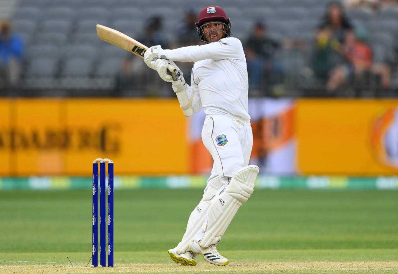 Tagenarine Chanderpaul takes on the hook, Australia vs West Indies, 1st Test, Perth, 2nd Day, December 1, 2022
