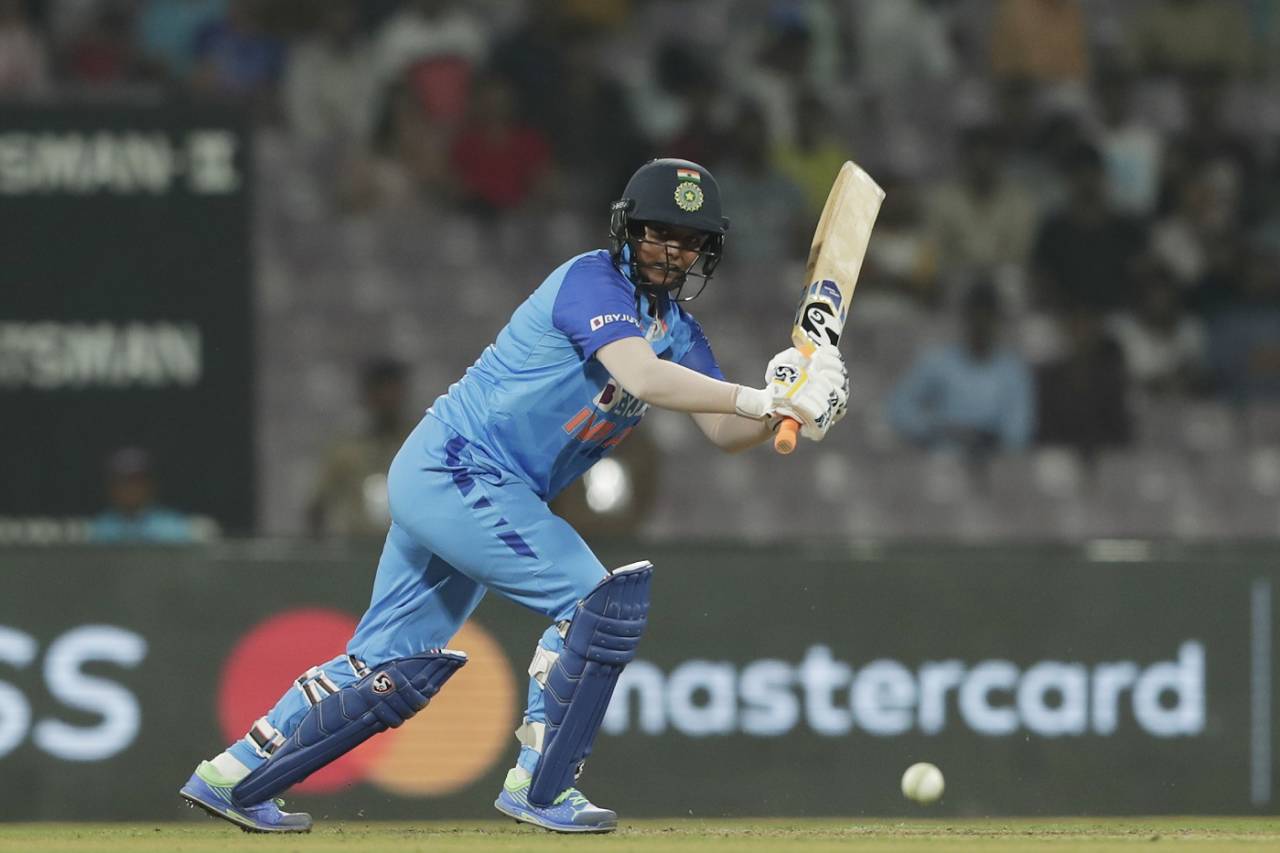 Deepti Sharma finished strong for India, India vs Australia, first Women's T20I, Mumbai, December 9, 2022