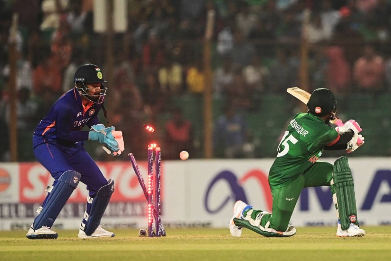 Mushfiqur Rahim had his stumps rattled by Axar Patel, Bangladesh vs India, 3rd ODI, Chattogram, December 10, 2022