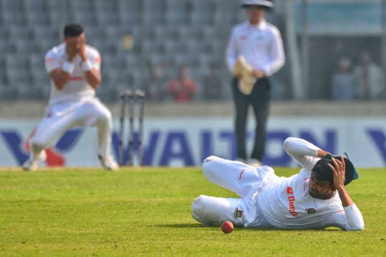 Mehidy Hasan Miraz missed a tough catch and fell face-first on the ground, Bangladesh vs India, 2nd Test, Mirpur, 2nd Day, December 23, 2022