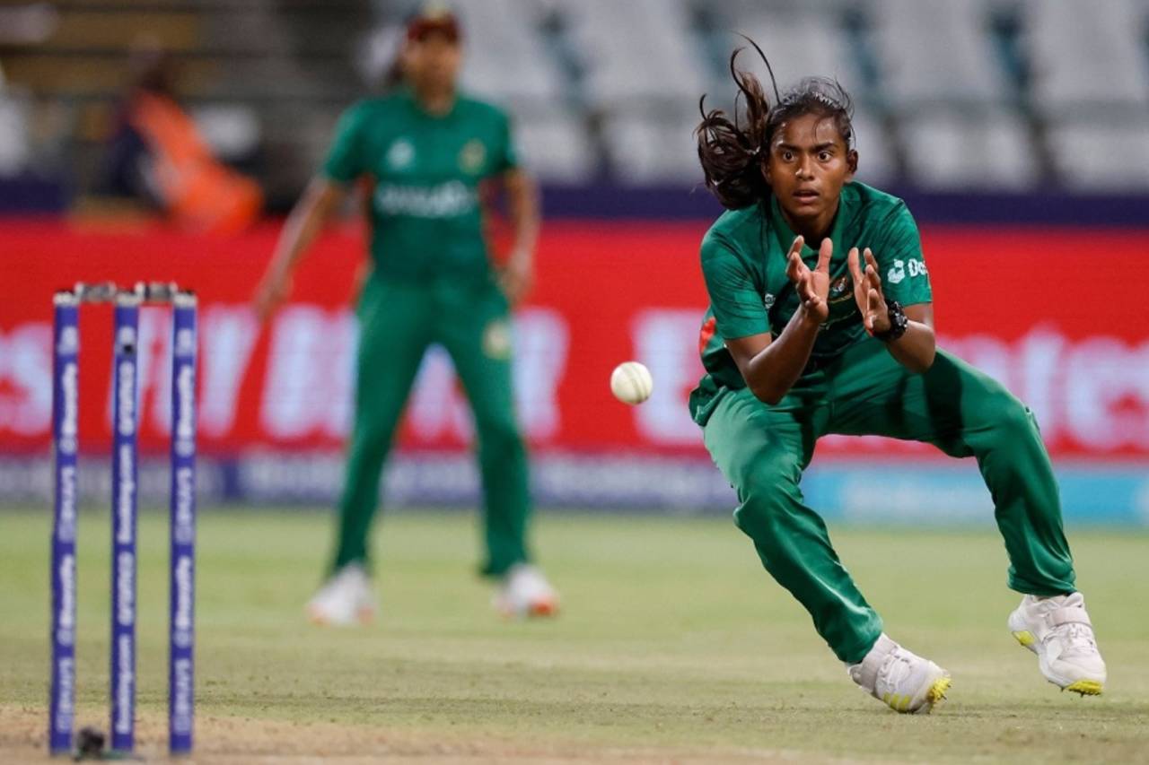 Marufa Akter picked up 3 for 23 in an inspired spell of fast bowling, Bangladesh vs Sri Lanka, Women's T20 World Cup, Group 1, Cape Town, February 12, 2023