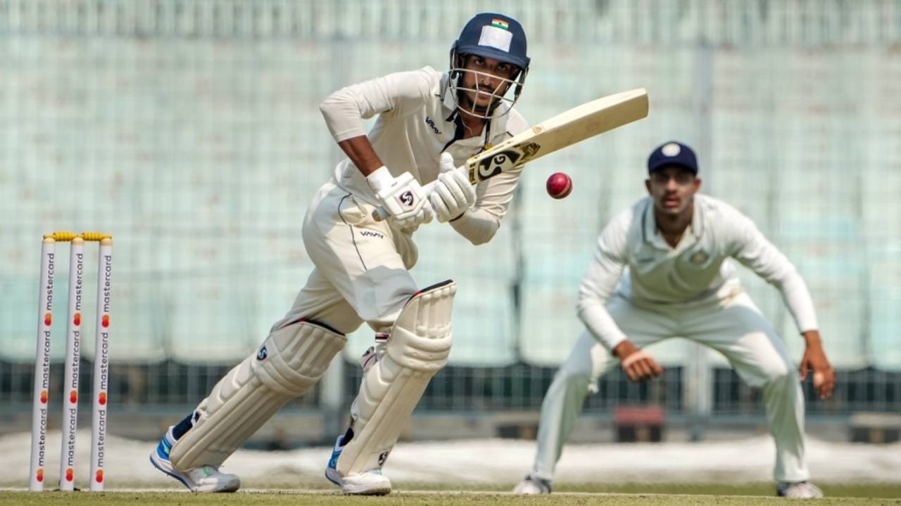 शाहबाज 100 रन बनाकर नाबाद लौटे।