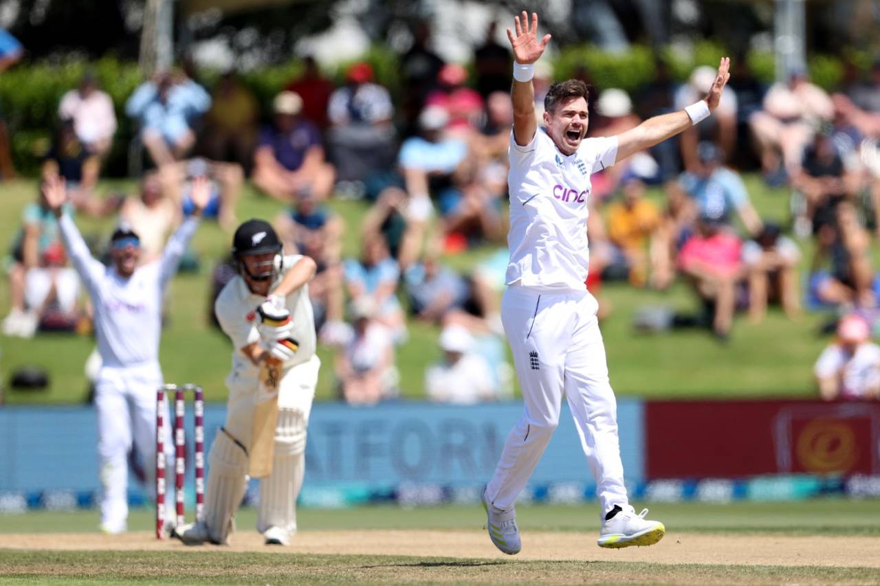 James Anderson claimed his 250th overseas Test wicket with the dismissal of Scott Kuggeleijn&nbsp;&nbsp;&bull;&nbsp;&nbsp;AFP/Getty Images