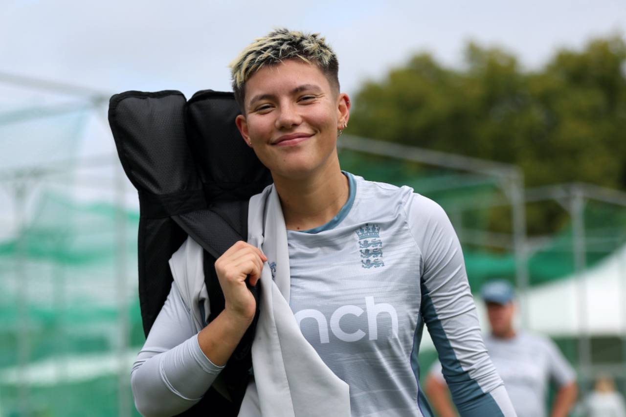 Issy Wong trains in the nets at Lord's England vs India, September 23, 2022