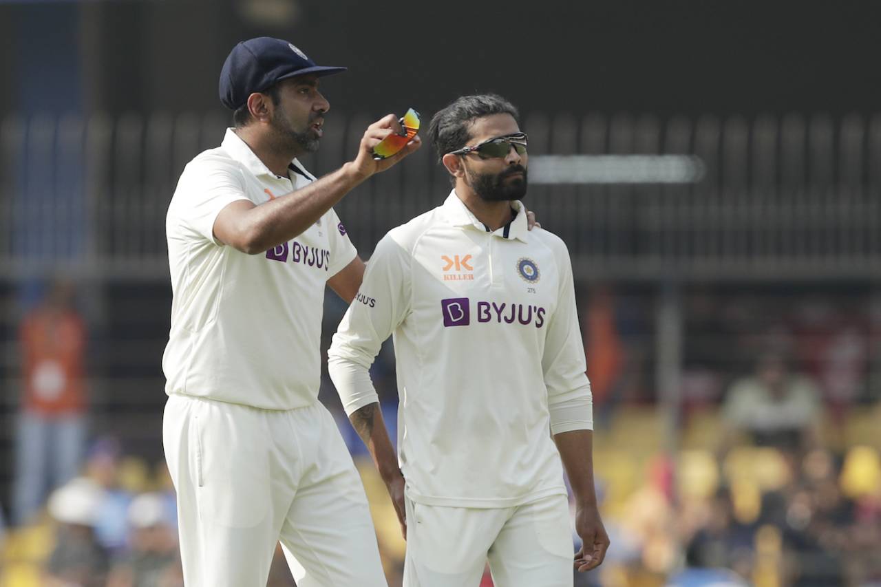 R Ashwin and Ravindra Jadeja take the field, India vs Australia, 3rd Test, Indore, 3rd day, March 3, 2023