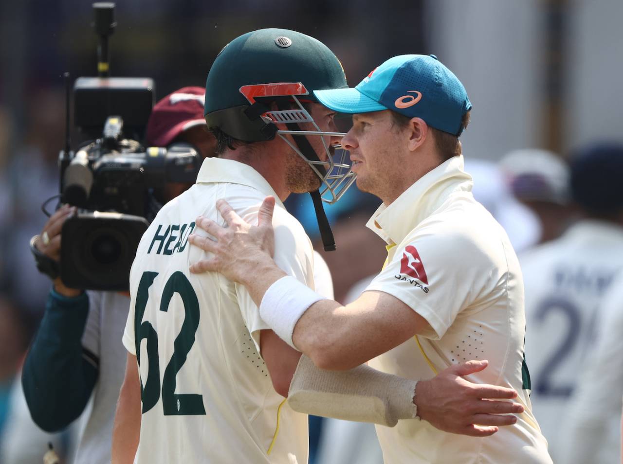 Travis Head is congratulated by stand-in captain Steven Smith, India vs Australia, 3rd Test, Indore, 3rd day, March 3, 2023