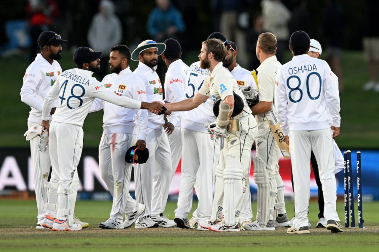 Kane Williamson shakes hands with Sri Lanka's players, New Zealand vs Sri Lanka, 1st Test, Christchurch, 5th day, March 13, 2023