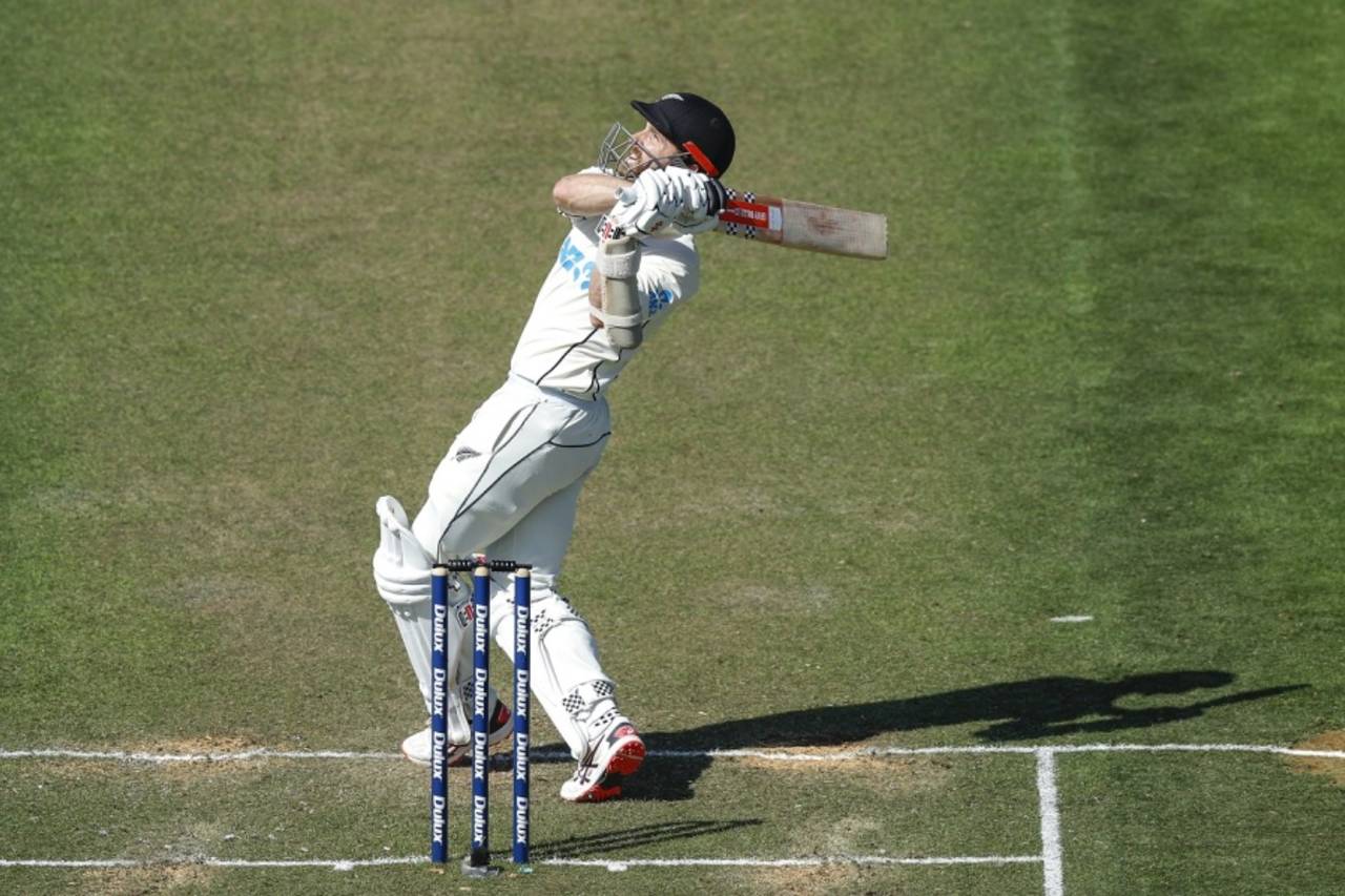 Kane Williamson hooked Lahiru Kumara for successive sixes on his way to a double-century&nbsp;&nbsp;&bull;&nbsp;&nbsp;Getty Images