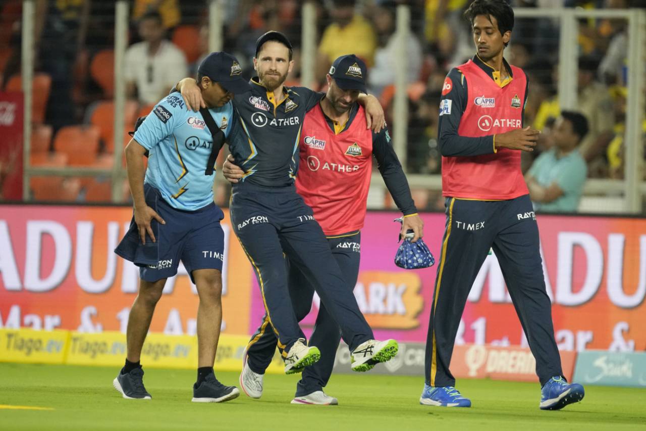 Kane Williamson had to be helped off after falling awkwardly on his right leg and damaging his knee, Gujarat Titans vs Chennai Super Kings, IPL 2023, Ahmedabad, March 31, 2023