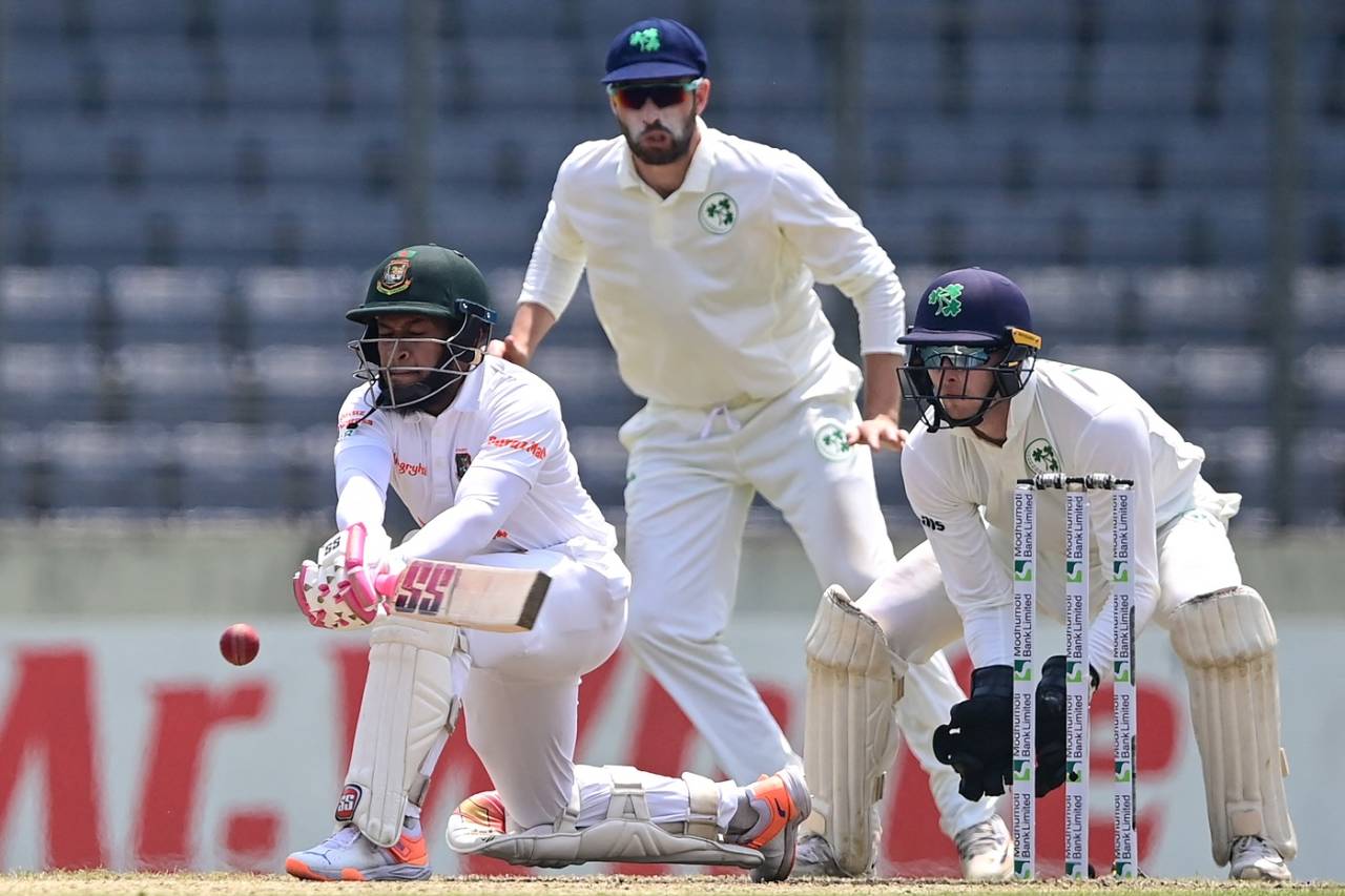 Mushfiqur Rahim gets ready to reverse-sweep, Bangladesh vs Ireland, Only Test, 4th day, Dhaka, April 7, 2023