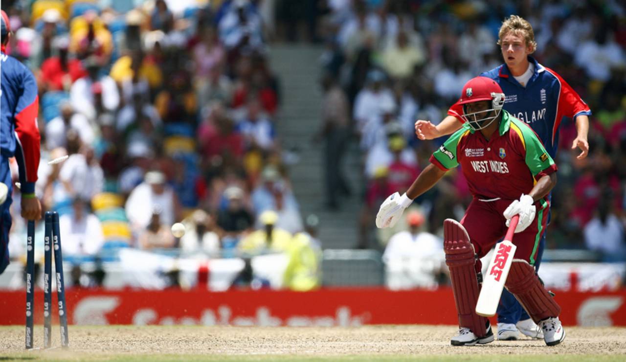 Brian Lara gave a few glimpses of his class before being run out while responding to a call from a hesistant Marlon Samuels&nbsp;&nbsp;&bull;&nbsp;&nbsp;Adrian Dennis/AFP/Getty Images
