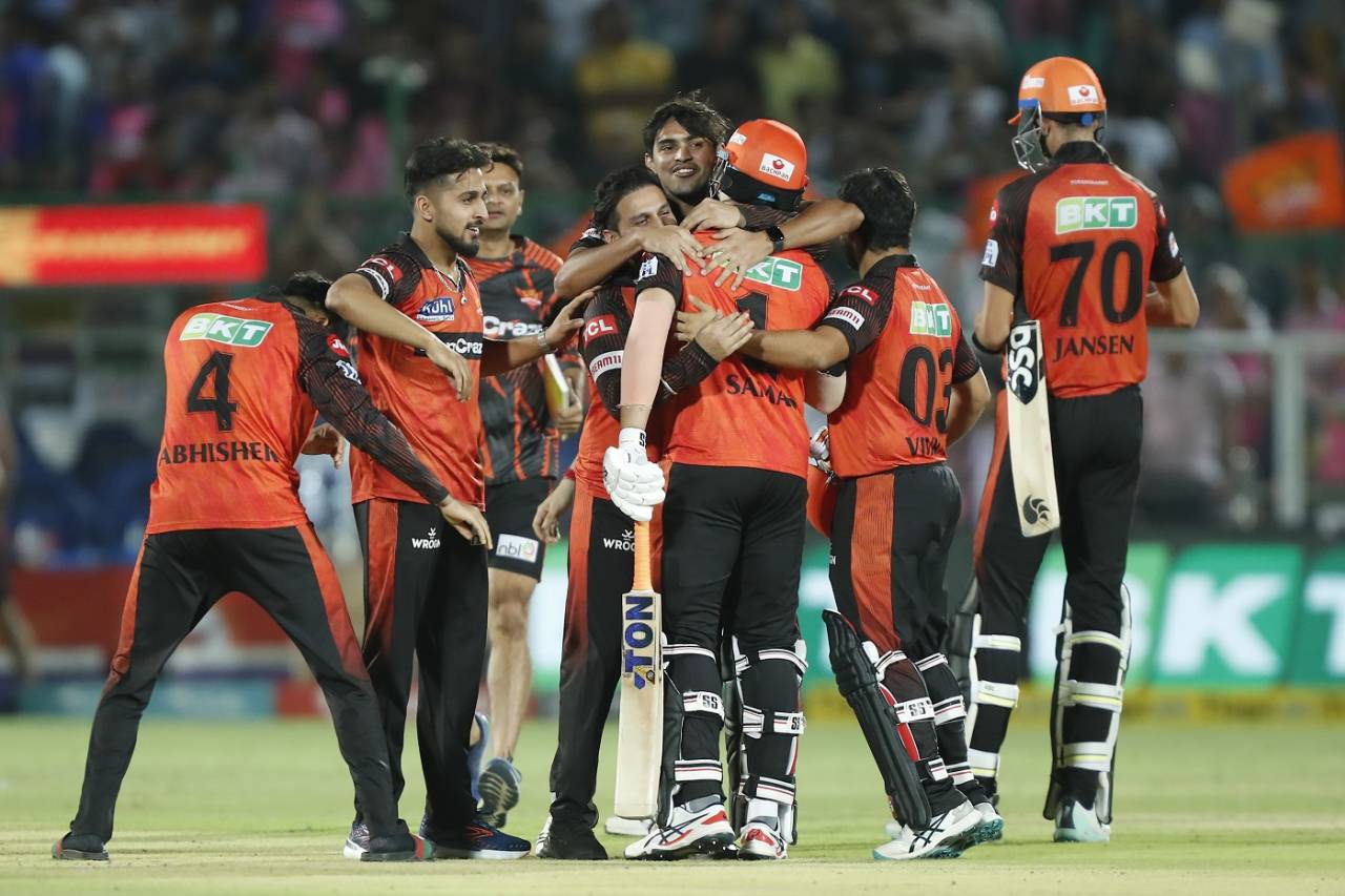 Abdul Samad is embraced by players after he won the match with a last-ball six, Rajasthan Royals vs Sunrisers Hyderabad, IPL 2023, Jaipur, May 7, 2023