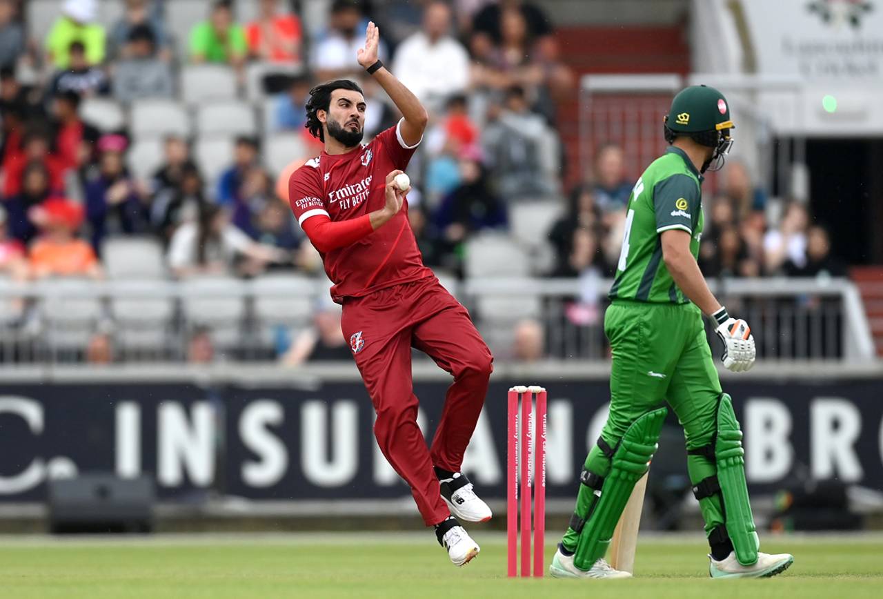 Saqib Mahmood launches into his delivery stride, Lancashire vs Leicestershire, Vitality Blast, Old Trafford, May 25, 2023