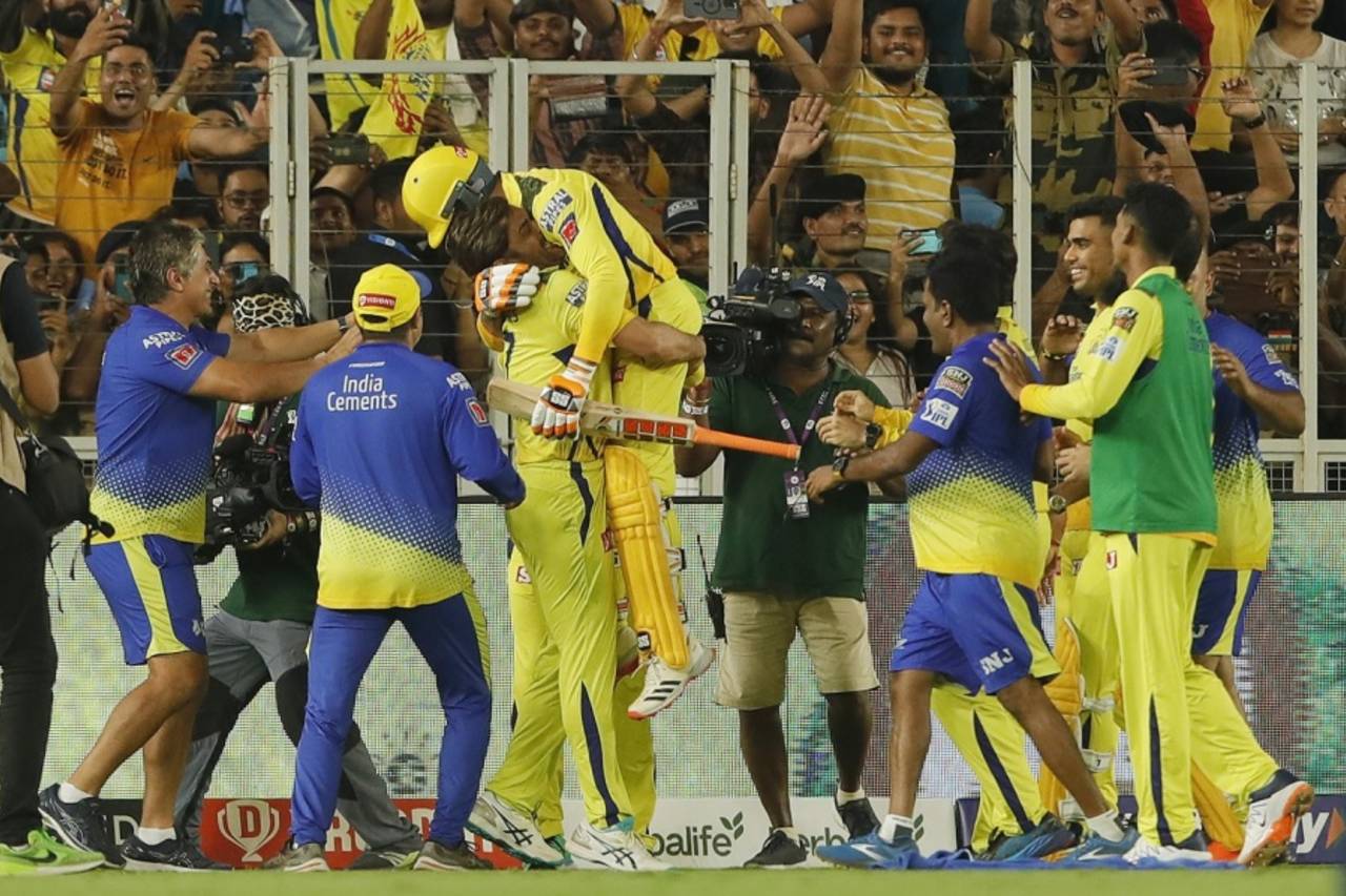 MS Dhoni hugs Ravindra Jadeja, who hit a six and a four off the last two balls of the rain-shortened 2023 IPL final to give Chennai Super Kings their fifth title&nbsp;&nbsp;&bull;&nbsp;&nbsp;BCCI