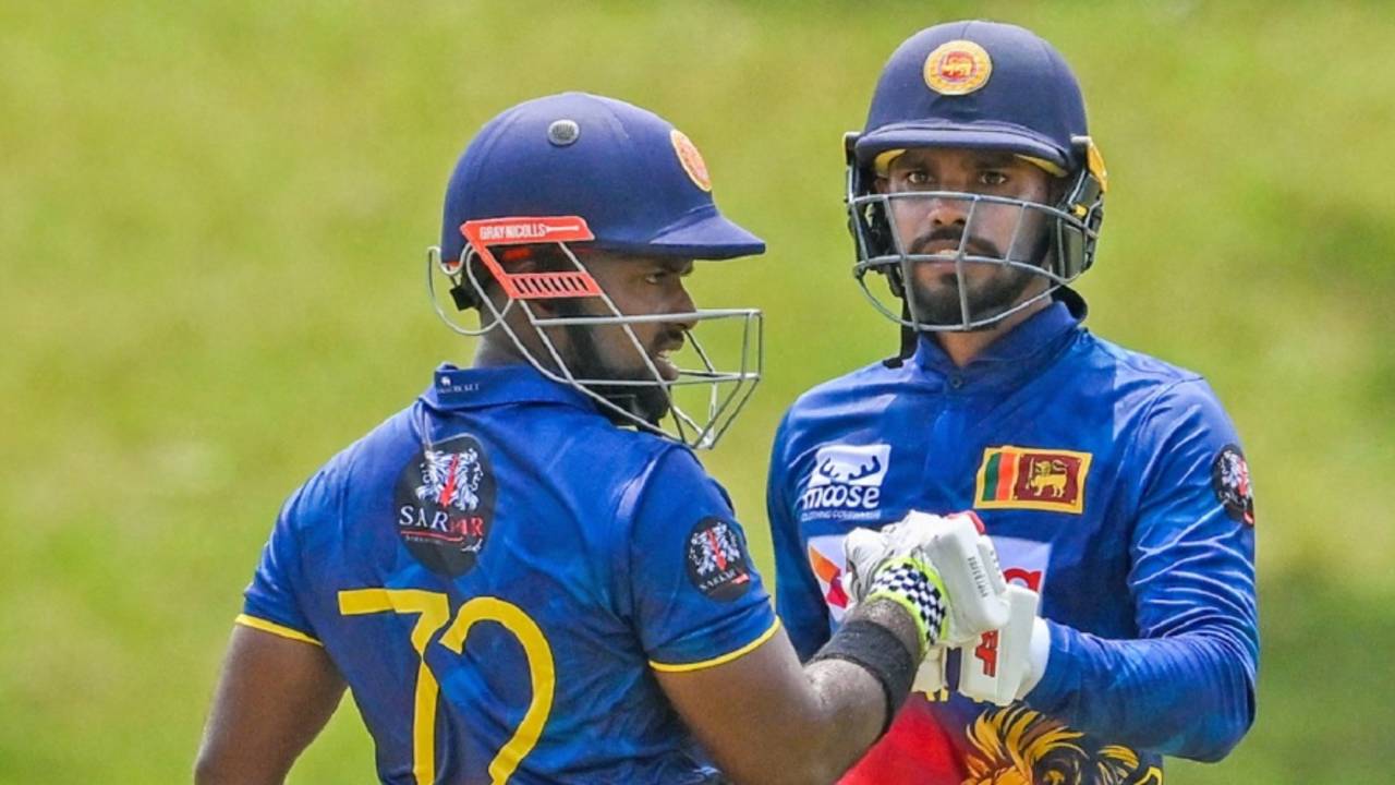 Charith Asalanka and Dhananjaya de Silva added 99 runs for the fifth wicket