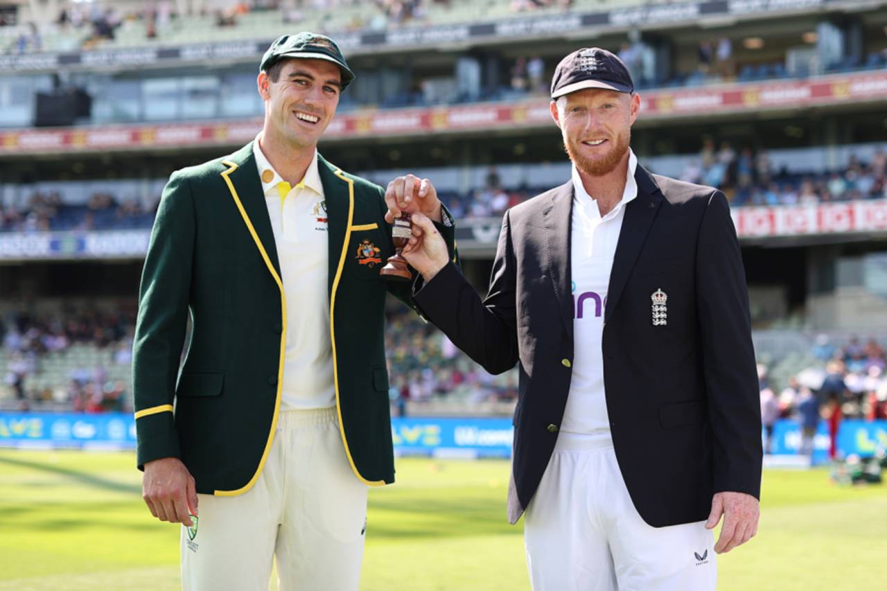 Pat Cummins and Ben Stokes pose with a replica of the urn, England vs Australia, 1st Ashes Test, Edgbaston, 1st day, June 16, 2023