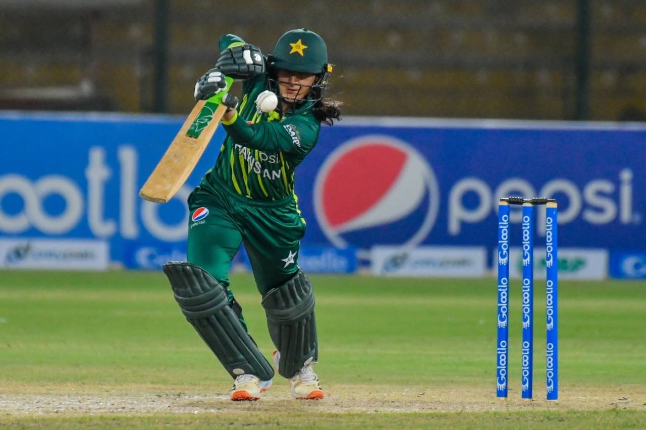 Bismah Maroof hits down the ground, Pakistan vs South Africa, 2nd women's T20I, Karachi, September 3, 2023