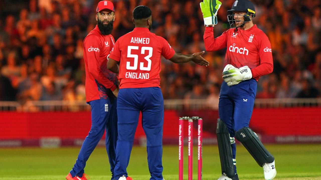 Rehan Ahmed picked up 2 for 27