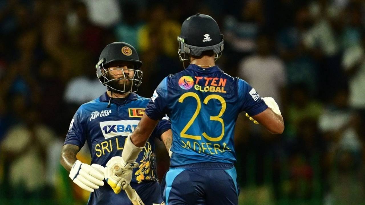 Sadeera Samarawickrama and Kusal Mendis added 100 for the third wicket