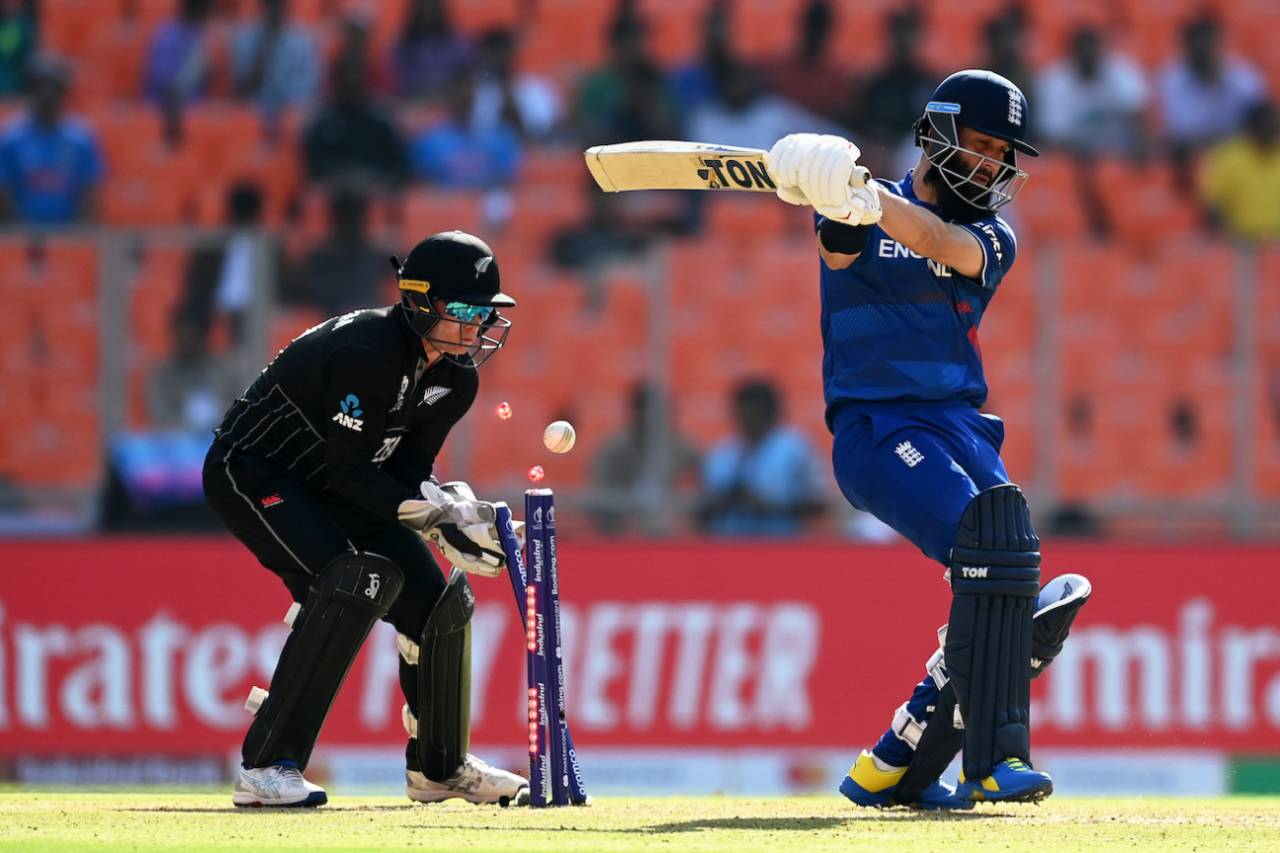 Moeen Ali missed a pull against Glenn Phillips, England vs New Zealand, World Cup 2023, Ahmedabad, October 5, 2023