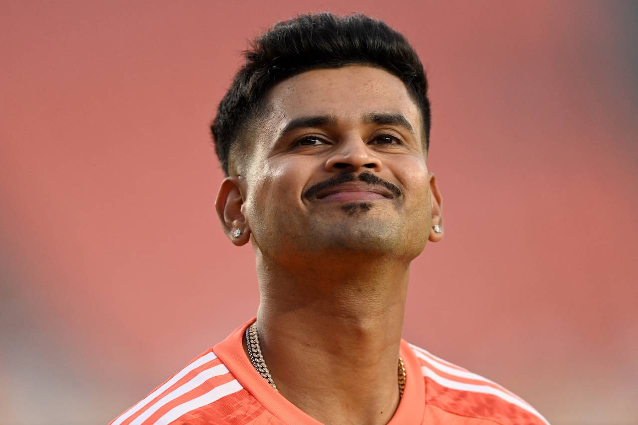 Shreyas Iyer is in a good mood during India's training session on the eve of the World Cup final, Ahmedabad, November 18, 2023