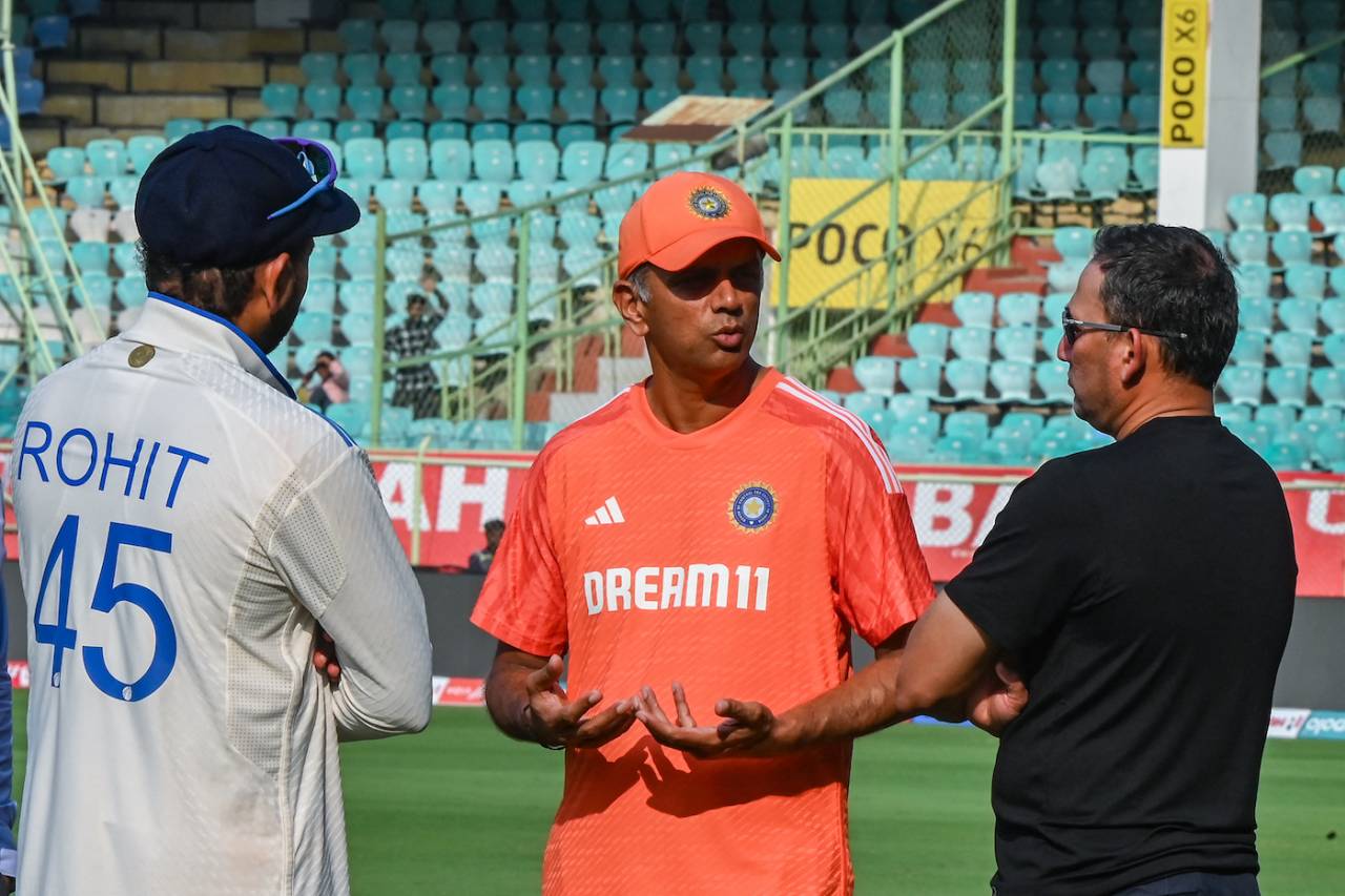 Captain, coach and chief selection: Rohit Sharma, Rahul Dravid and Ajit Agarkar have a chat after the game, India vs England, 2nd Test, Visakhapatnam, 4th day, February 5, 2024