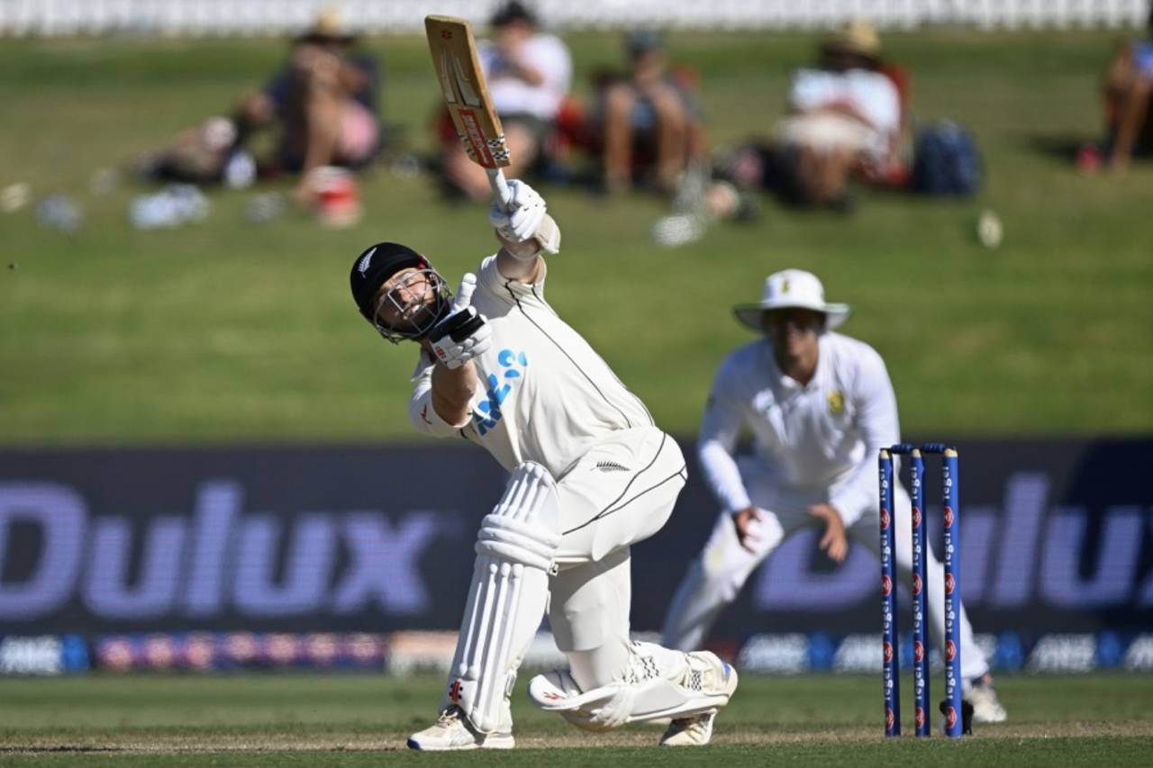 Kane Williamson goes one-handed, New Zealand vs South Africa, 1st Test, Mount Maunganui, 3rd day, February 6, 2024