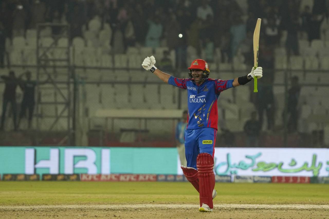 Shoaib Malik celebrates victory, Karachi Kings vs Lahore Qalandars, PSL, Karachi, March 9, 2024