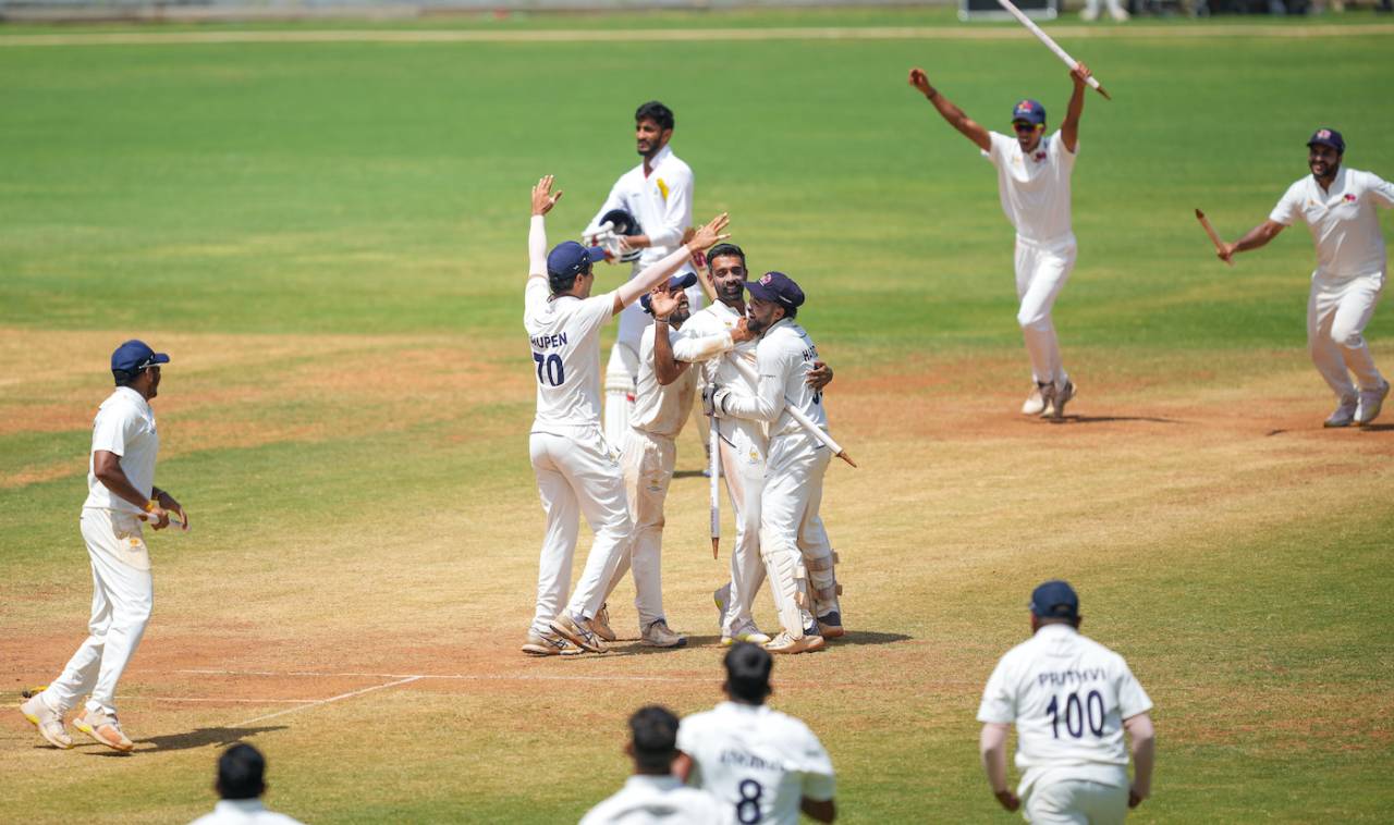 Dhawal Kulkarni took the final wicket to seal Mumbai's victory, Mumbai vs Vidarbha, Ranji Trophy final, 5th day, Mumbai, March 14, 2024