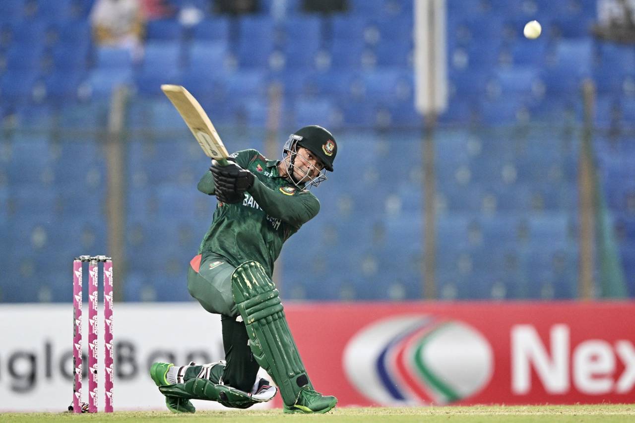 Taskin Ahmed has hit some big shots this series against Sri Lanka&nbsp;&nbsp;&bull;&nbsp;&nbsp;AFP/Getty Images