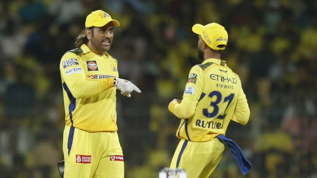 MS Dhoni just can't stop being captain, and Ruturaj Gaikwad probably doesn't mind, Chennai Super Kings vs Gujarat Titans, IPL 2024, Chennai, March 26, 2024