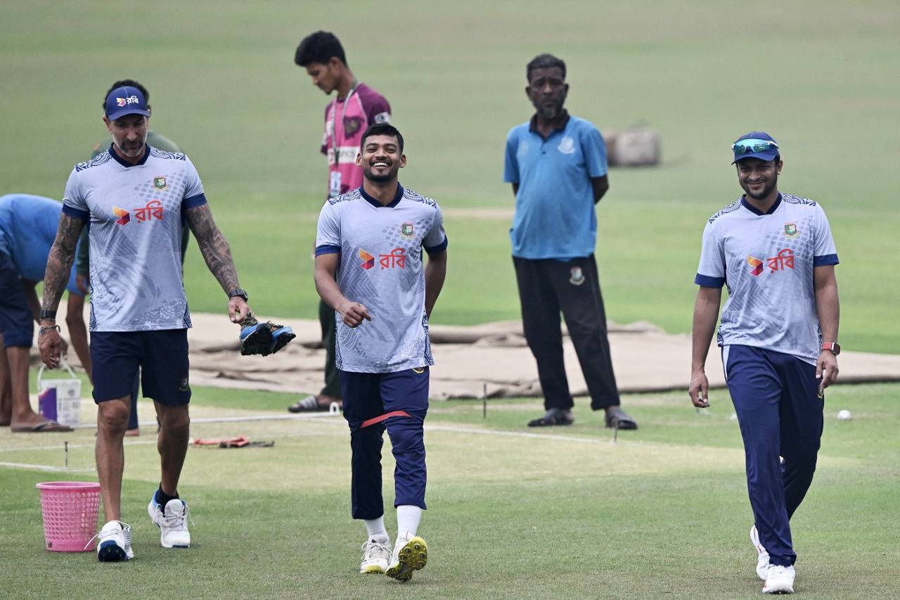 Nic Pothas, Najmul Hossain Shanto and Shakib Al Hasan are all smiles after looking at the pitch, Bangladesh vs Sri Lanka, 2nd Test, Chattogram, March 29, 2024
